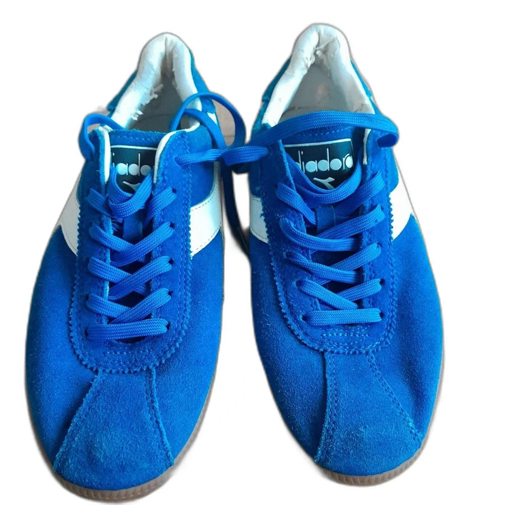 Diadora Blue Men’s Soccer Turf Shoes Synthetic Upper Rubber Outsole Size 8